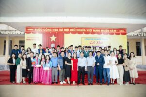 Ban lãnh đạo Kinsa chụp ảnh lưu niệm cùng BTC chương trình