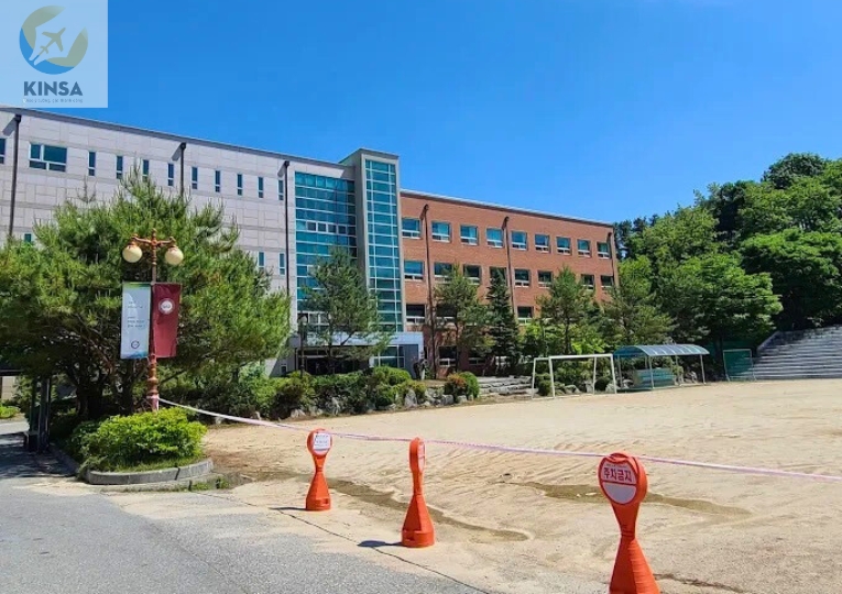 Khu sân tập thể thao đại học kế toán thuế Woongi Hàn Quốc
