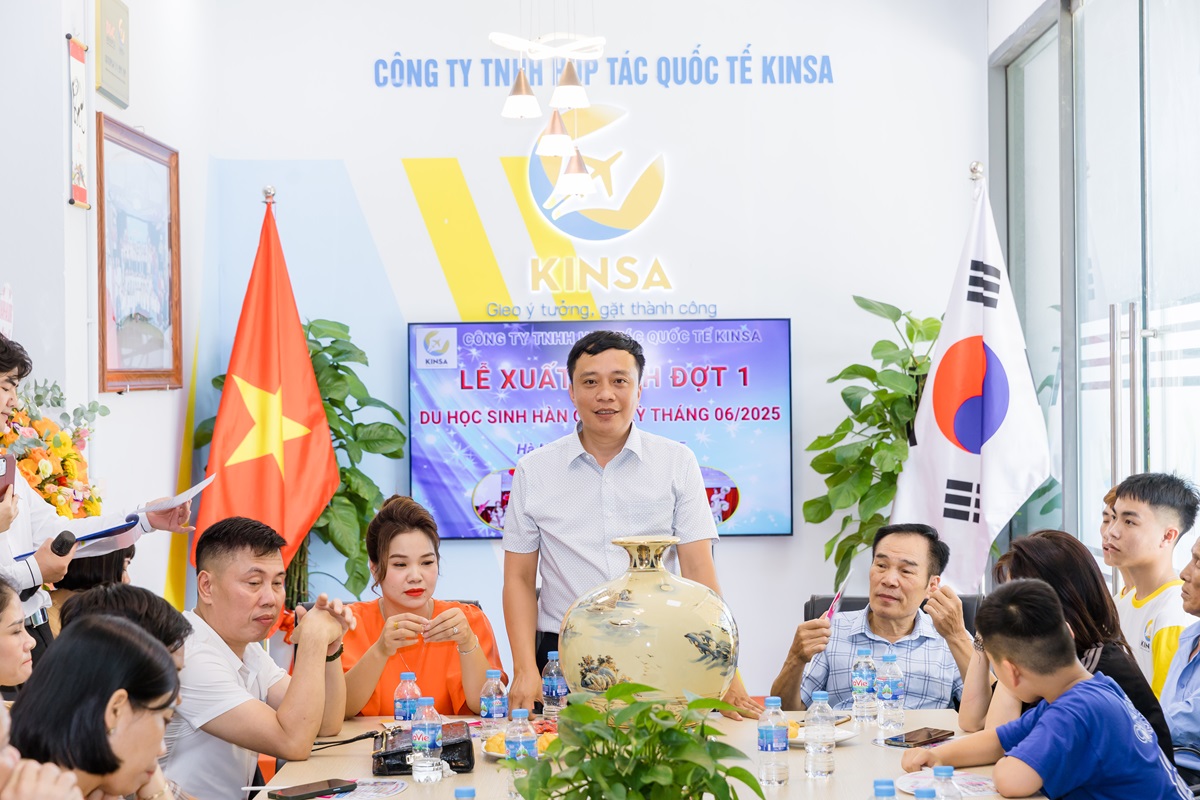 Ông Nguyễn Xuân Huy - TGĐ Kinsa phát biểu tại buổi lễ
