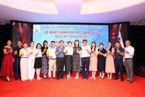 Ban lãnh đạo Kinsa và các đối tác, khách mời tại sự kiện