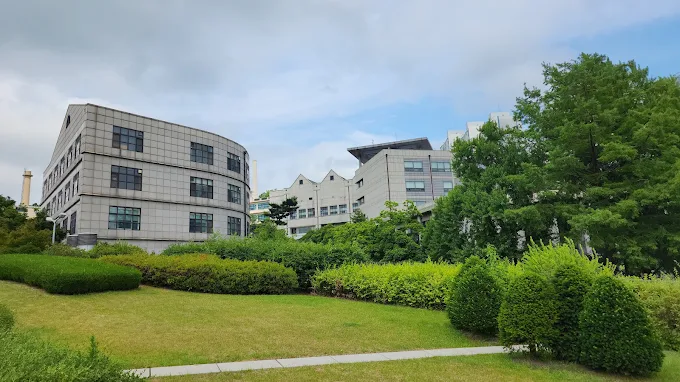 Cảnh quan bên trong Đại học Nữ Ewha Hàn Quốc