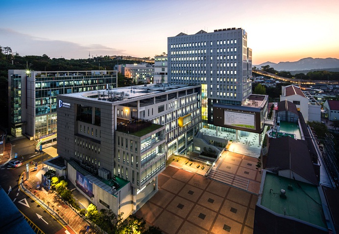 Trường đại học Hansung Hàn Quốc vào chiều tà