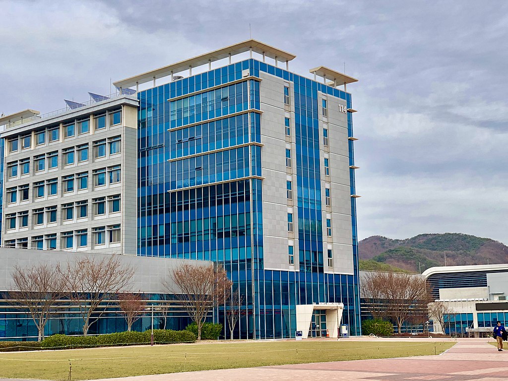 Tòa nhà của Viện Khoa học & Công nghệ Quốc gia Ulsan