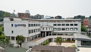 Một tòa học Trường Cao đẳng Nữ Soong Eui