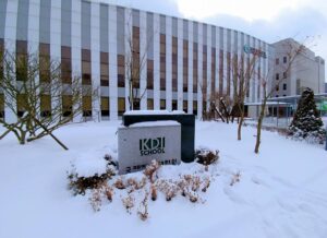 Trường Chính sách Công và Quản lý KDI mùa tuyết rơi