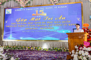 Thầy Nguyễn Hồng Sơn – hiệu trưởng trường THPT Nghèn