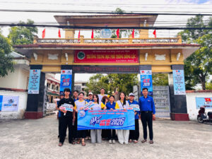 Kinsa chung tay cùng Đoàn trường THPT Đồng Lộc tiếp sức mùa thi
